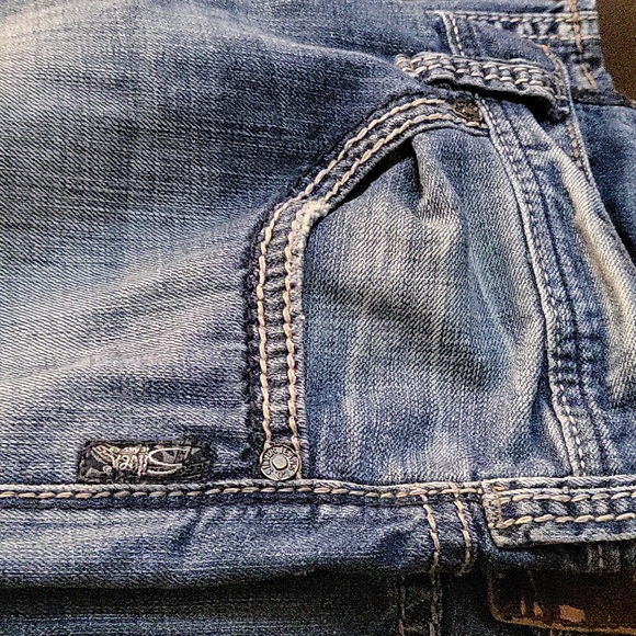 Silver Jeans Co. Gordie Loose Fit Washed Jeans (40/32) - Picture 6 of 7